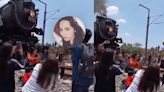 Mujer murió cuando se tomaba una ‘selfie’ con histórica locomotora en México: tren la embistió