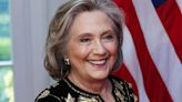 Hillary Clinton advierte que Harris se enfrenterá al "sexismo y los dobles estándares" durante la campaña