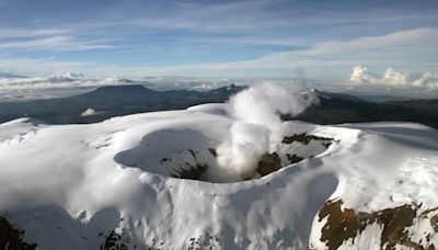 Nueva emisión de cenizas y actividad volcánica en el nevado del Ruiz reportó el Servicio Geológico