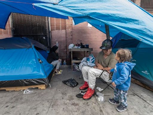 More migrant families with children sleeping in tents on Skid Row test official response