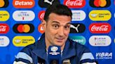 Qué dijo Lionel Scaloni sobre el beso que le dio el utilero de la Selección tras el triunfo ante Ecuador