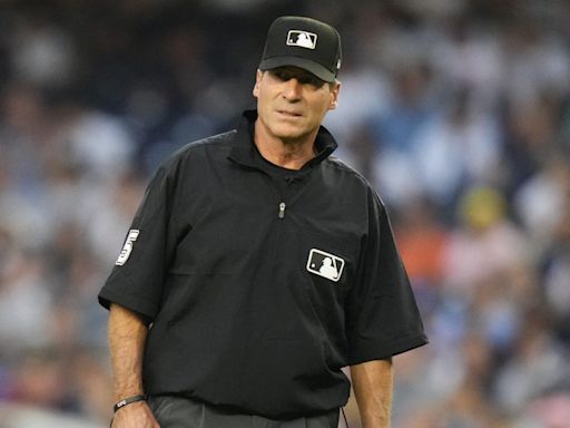 El controversial umpire cubano Ángel Hernández anuncia su retiro de la Grandes Ligas - El Diario NY