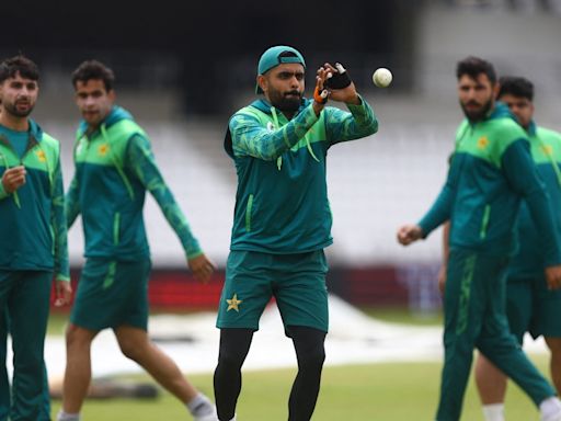 Babar Azam and Co. castigated by ex-Pakistan star over holidaying in UK after early WC exit: 'You are being paid crores'