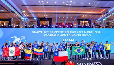 Estudiantes de la UNI participan en competencia mundial de Huawei en China