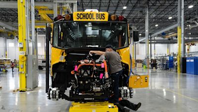 Steel City Charter wins EPA award for clean energy buses