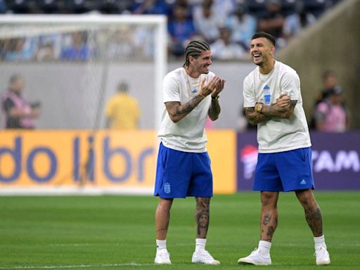 Por qué Rodrigo De Paul y Leandro Paredes comen caramelos antes de los partidos de Argentina | Goal.com Chile