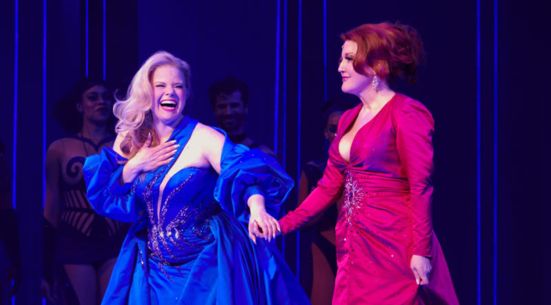 ‘Death Becomes Her’ Musical Begins Performances in Chicago, Megan Hilty & Jennifer Simard Look Incredible During First...