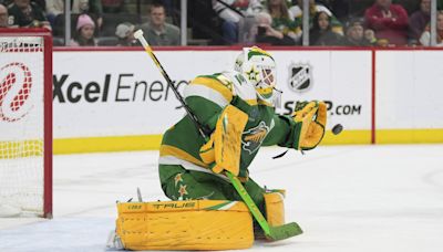 Marc-Andre Fleury signs a $2.5M extension with the Wild to return for next season at age 40