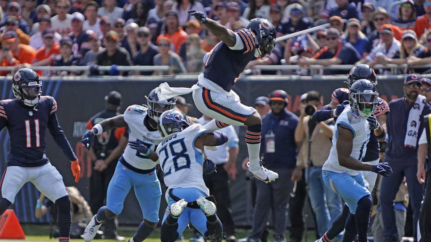 Matt Eberflus Puts Up Shaky Defense of Bears Offense