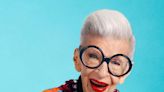 時尚奶奶Iris Apfel 102歲過世，貫徹活到老、美到老哲學