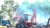 La Nación / Unos 60 bomberos controlan incendio de gran magnitud en el Bañado Sur