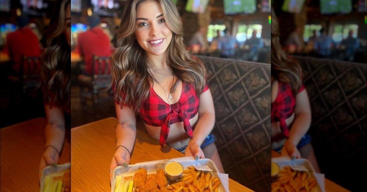 The Worst Restaurant Uniforms Of All Time
