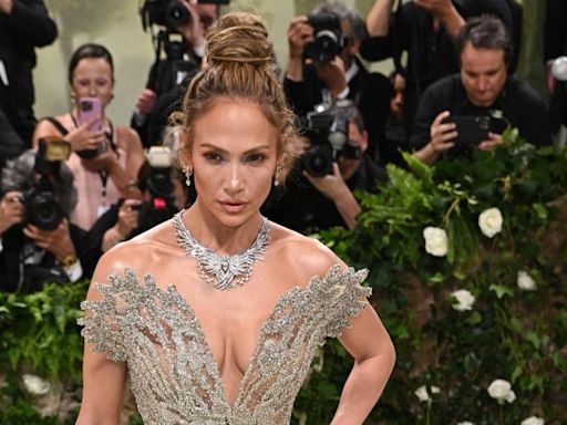 Jennifer Lopez Slammed for Curt Response to Reporter in Viral Met Gala Clip: 'Such a Sweetie'