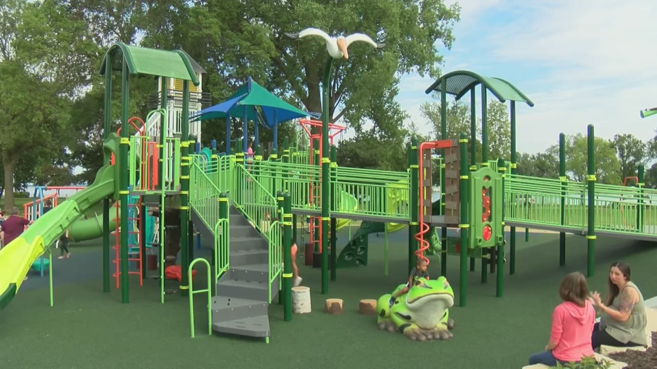 Menasha Parks and Recreation cuts ribbon at brand new Jefferson Park playground