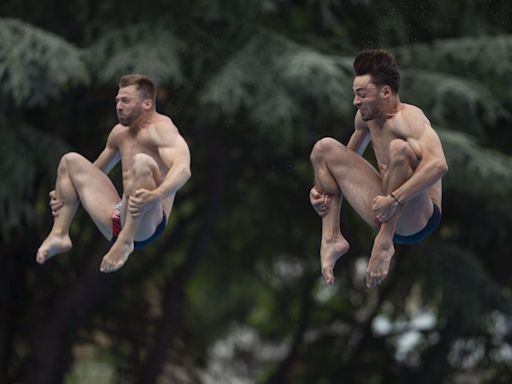 巴黎奧運》泳褲線條太惹眼 法國22歲跳水選手爆紅