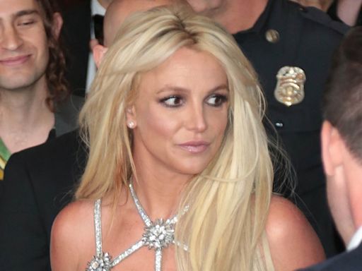 Britney Spears' pals 'don't like ex Paul & fear weirdos from the past' are back