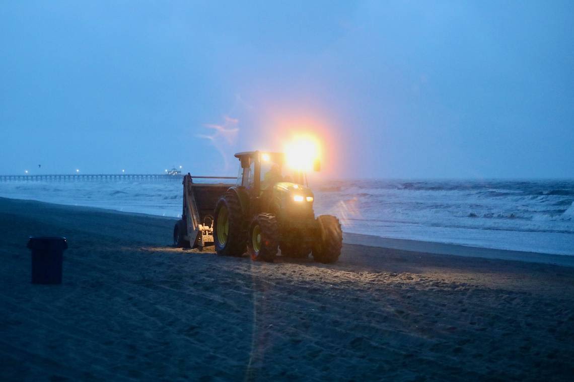 LIVE UPDATES: Tornado watch, power outages in Myrtle Beach from storm Debby. See the beach