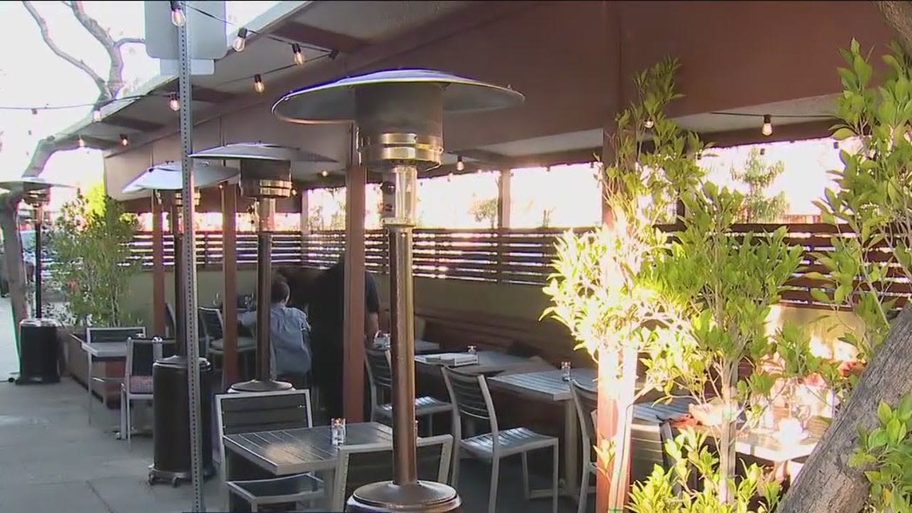 LA extends restaurant application deadline for outdoor dining program