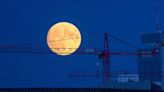 A sturgeon supermoon to light up Illinois skies soon. Here’s why it will appear larger