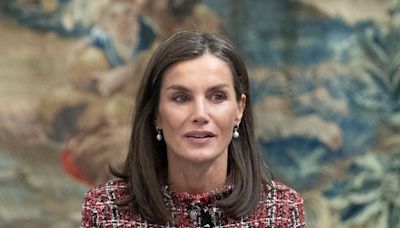 Letizia d’Espagne impressionne en succombant à la couleur inattendue de l’été