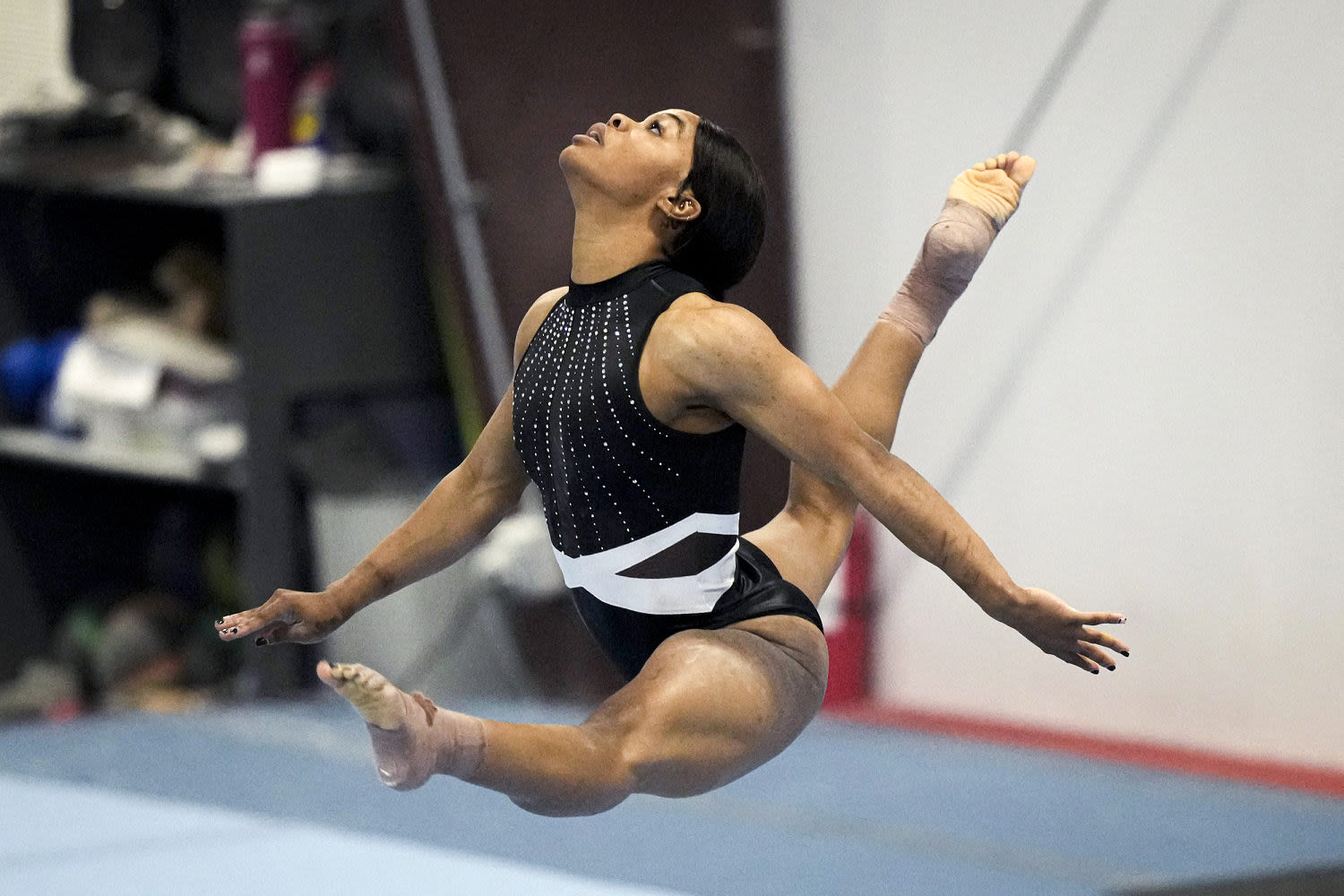 Gabby Douglas returns to competitive gymnastics and qualifies for U.S. Championships