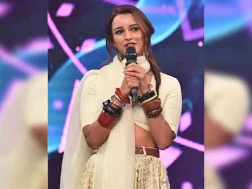 Triptii Dimri impresses audience on 'Sa Re Ga Ma Pa' sets with her vocal prowess | - Times of India