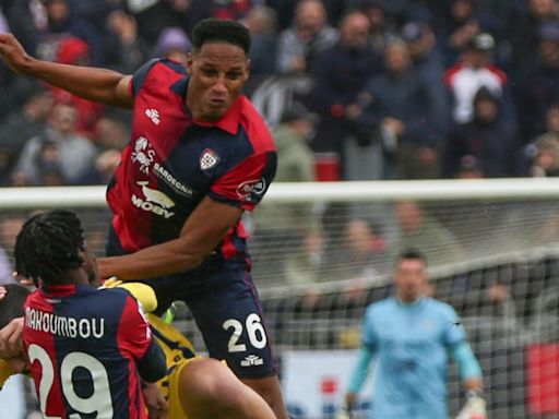 Cagliari da claridad sobre el futuro de Yerry Mina