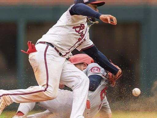 Braves 2B Ozzie Albies expected to miss about 8 weeks with broken wrist