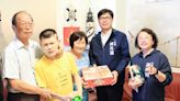 晏江秀英照顧身障兒逾38年 獲頒高雄市「給力媽媽」獎