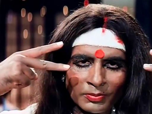 When Rajesh Khanna took a dig at Amitabh Bachchan for dancing in a saree in ‘Mere Angne Mein’: ‘I will never compromise on my dignity’