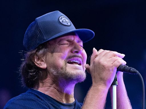 Eddie Vedder Covers Nine Inch Nails’ “Hurt” at Pearl Jam Concert in Seattle: Watch
