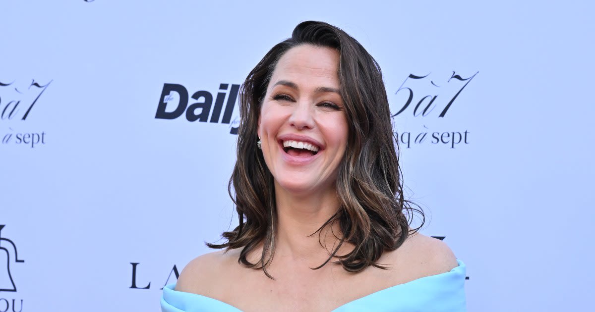 Jennifer Garner Reflects on Her Pregnancies, Motherhood