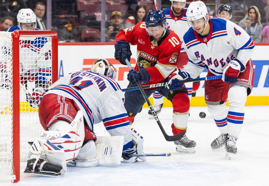 How Vladimir Tarasenko, the Panthers’ ‘hockey professor,’ has been key behind the scenes