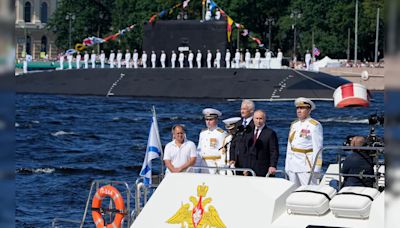 Indian Warship Takes Part In Traditional Maritime Parade On Russia's Navy Day