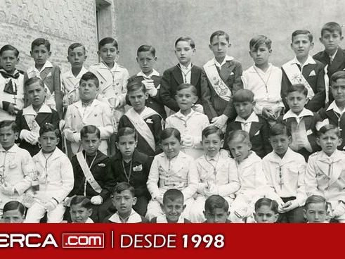 El Archivo Municipal publica la foto de la Primera Comunión de alumnos maristas de Toledo en 1933