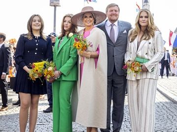 Recordamos los mejores looks que Máxima de Países Bajos y sus hijas han lucido en el Día del Rey desde 2014