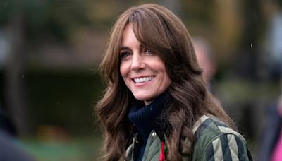 Biógrafa da princesa Diana comenta tratamento de Kate Middleton: 'Tem de se reservar'