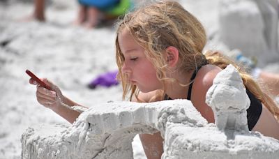 Kids learn new way to make sand castles at sculpture camp | Your Observer