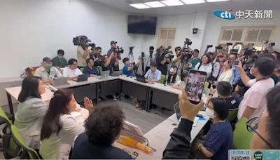 綠委紛模仿網路哏「急了」酸藍 粉專挖典故反諷：玩得不亦樂乎也被統戰