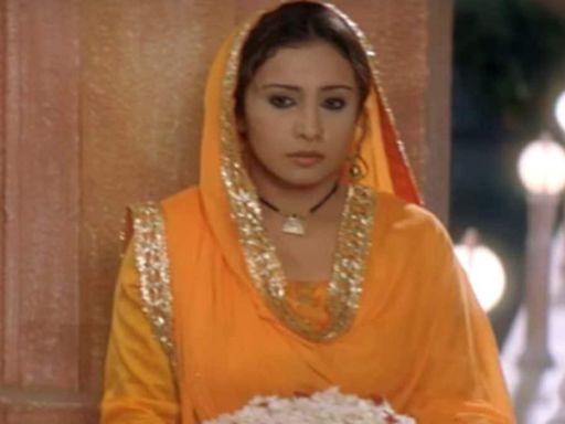 Divya Dutta Hid Behind Her Mom During Shah Rukh Khan's Veer Zaara Premiere: 'Everyone Runs After The... - News18