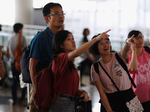 China offers foreign permanent residents of Hong Kong, Macau five-year visas