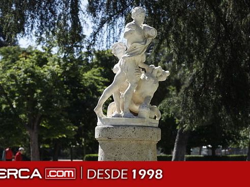 La escultura Hércules y la Hidra de Lerna regresa a los jardines del Buen Retiro tras su restauración