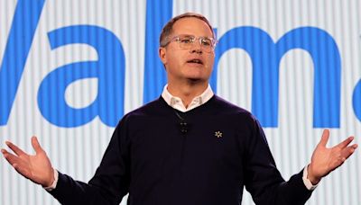 Walmart's CEO made almost 1,000 times the median employee last year