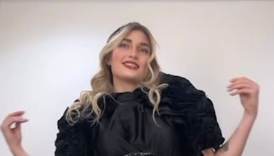 Marta Fort debutó como conductora con un extravagante vestido: ¿Madonna o Paris Jackson?