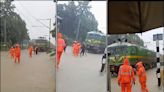 Katni-Jabalpur Rail Tracks Submerged In Water Amid Heavy Rains; Trains Follow Points Men To Avert Accident (WATCH)