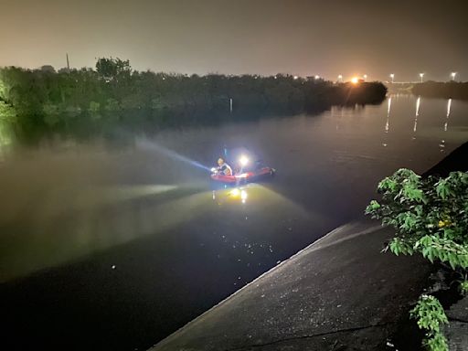 台南新營父子夜暮抓魚 父失足落水送醫不治