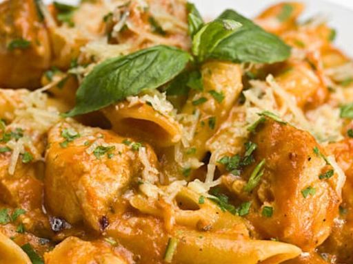 Jamie Oliver’s 5 ingredients chicken pasta is the ‘easiest’ dinner to make