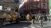 El Gobierno de Bolivia denuncia que tanques y militares armados intentan tomar la sede del Ejecutivo | Mundo