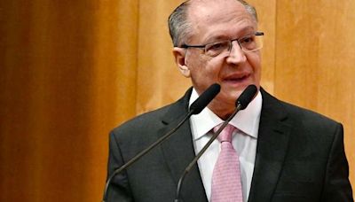 Alckmin afirma que governo vai flexibilizar doações do exterior para RS por 30 dias