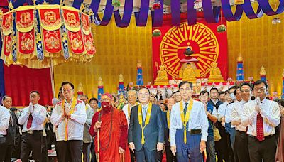 靈鷲山水陸空大法會 侯友宜張善政同祈福